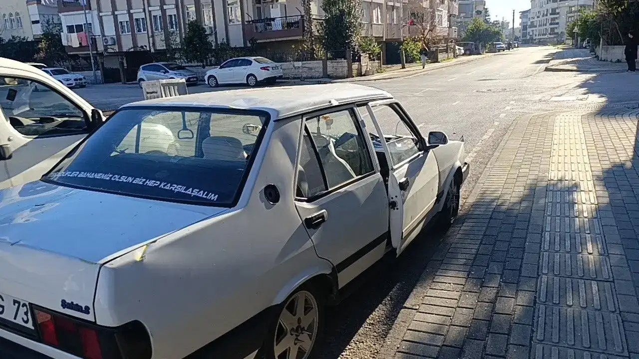 Manavgat’ta Kontrolden Çıkan Araç Markete Daldı! 6